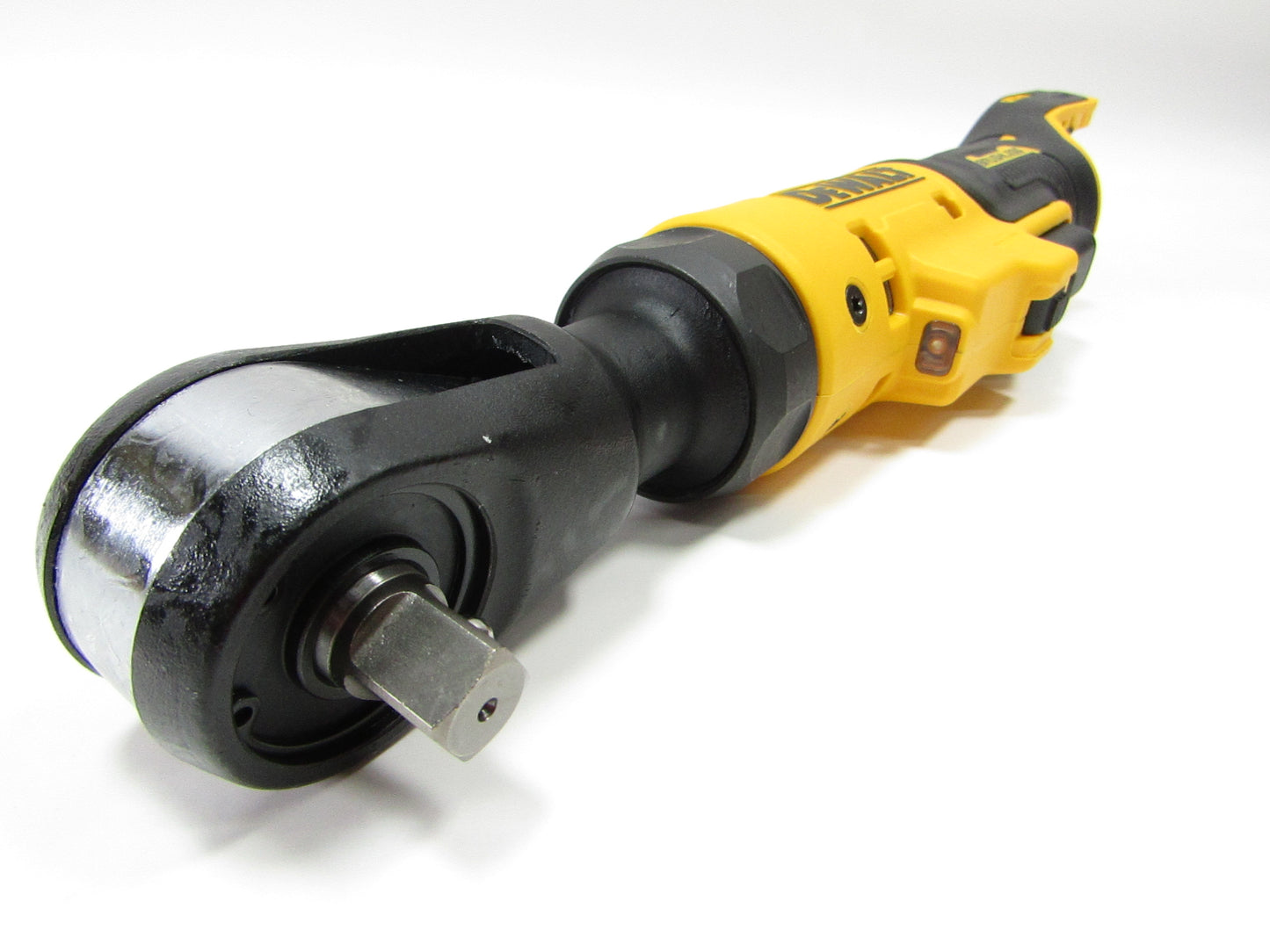 Llave de Trinquete Inalámbrica 3/8" Dewalt DCF503 | Potencia en Cada Trabajo